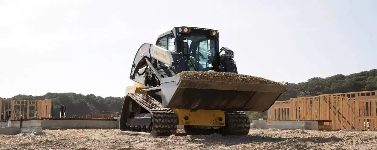 C332 Compact Track Loader SMOOTH RIDE, EXTENDED LIFE