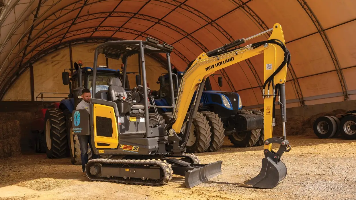 E25X Mini Excavator - Image 2