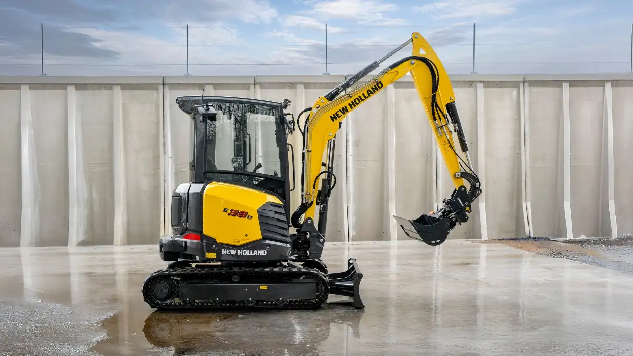 E38D Mini Excavator SERVICEABILITY