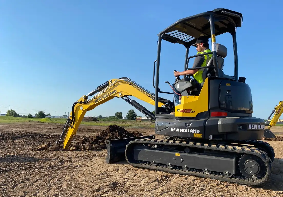 E42D Mini Excavator - Image 3